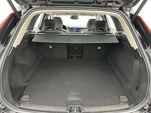 Certified 2023 Volvo XC60 B5 Plus w/ Climate Package image 24