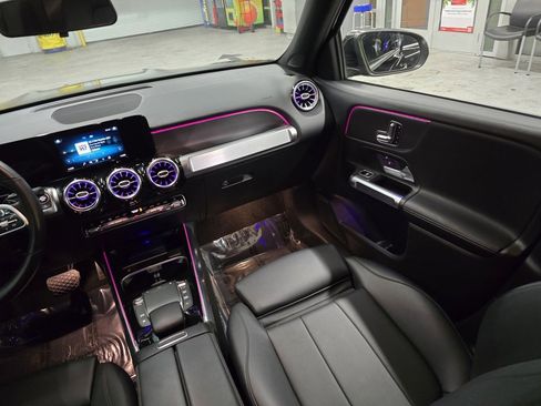 Used 2021 Mercedes-Benz GLB 250 image 34