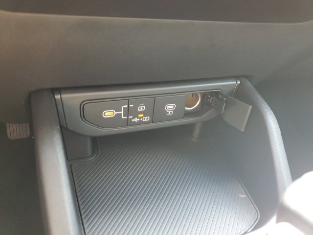 New 2026 Kia K4 FWD image 33