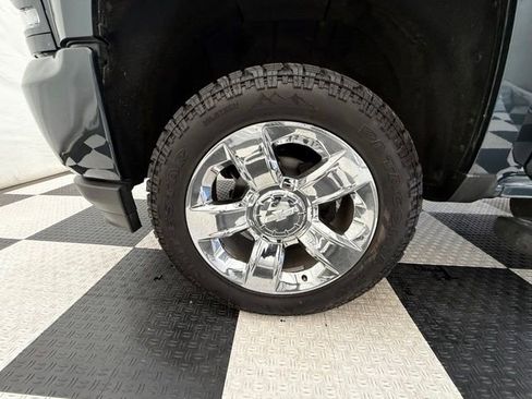 Used 2017 Chevrolet Silverado 1500 LTZ Z71 w/ LTZ Plus Package AWD/4WD image 9