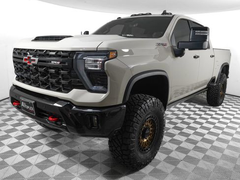Used 2026 Chevrolet Silverado 2500 ZR2 AWD/4WD image 8