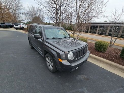 Used 2016 Jeep Patriot High Altitude image 8