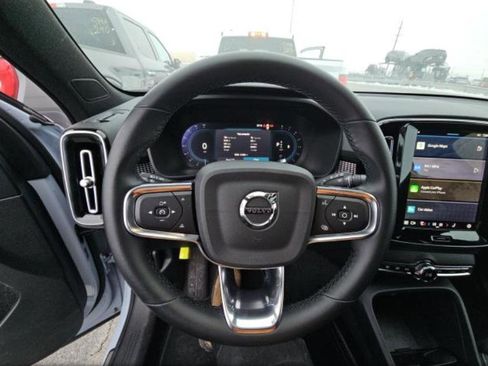 Certified 2025 Volvo XC40 B5 Plus image 14