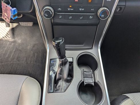 Used 2016 Toyota Camry SE image 27