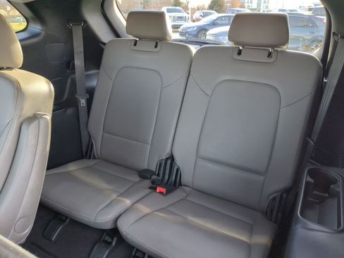 Used 2017 Hyundai Santa Fe Limited image 19