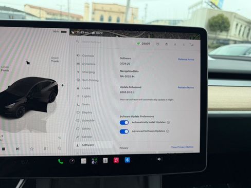 Used 2024 Tesla Model Y Long Range AWD/4WD image 22