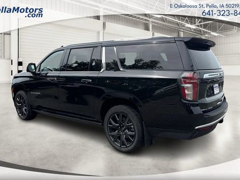 Used 2023 Chevrolet Suburban High Country AWD/4WD image 5