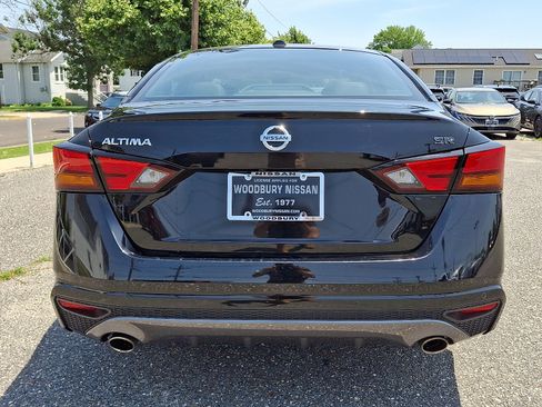 Used 2022 Nissan Altima 2.5 SR FWD image 5