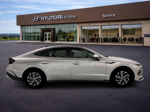 New 2026 Hyundai Sonata Blue FWD image 9
