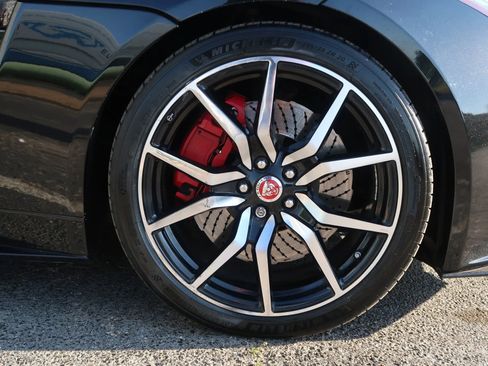 Used 2016 Jaguar F-TYPE R image 45