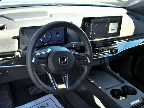 Used 2025 Honda Prologue Eco image 16