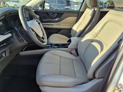 Certified 2024 Lincoln Corsair AWD w/ Equipment Group 101A image 5