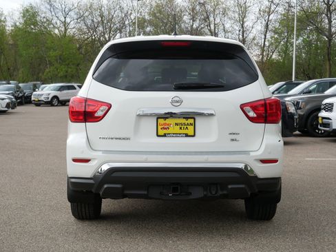 Used 2017 Nissan Pathfinder SL w/ Trailer Tow Package AWD/4WD image 6