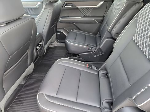 New 2026 GMC Acadia Denali w/ Super Cruise Package FWD image 20