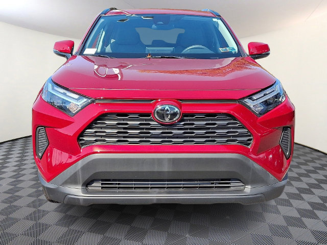 Used 2025 Toyota RAV4 XLE AWD/4WD image 2
