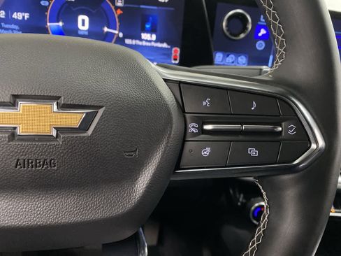 Used 2025 Chevrolet Equinox EV LT w/ Convenience Package image 21