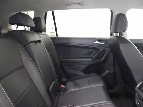 Used 2021 Volkswagen Tiguan SE image 24