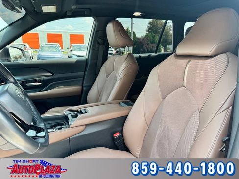 Used 2024 Toyota Grand Highlander AWD Hybrid image 36