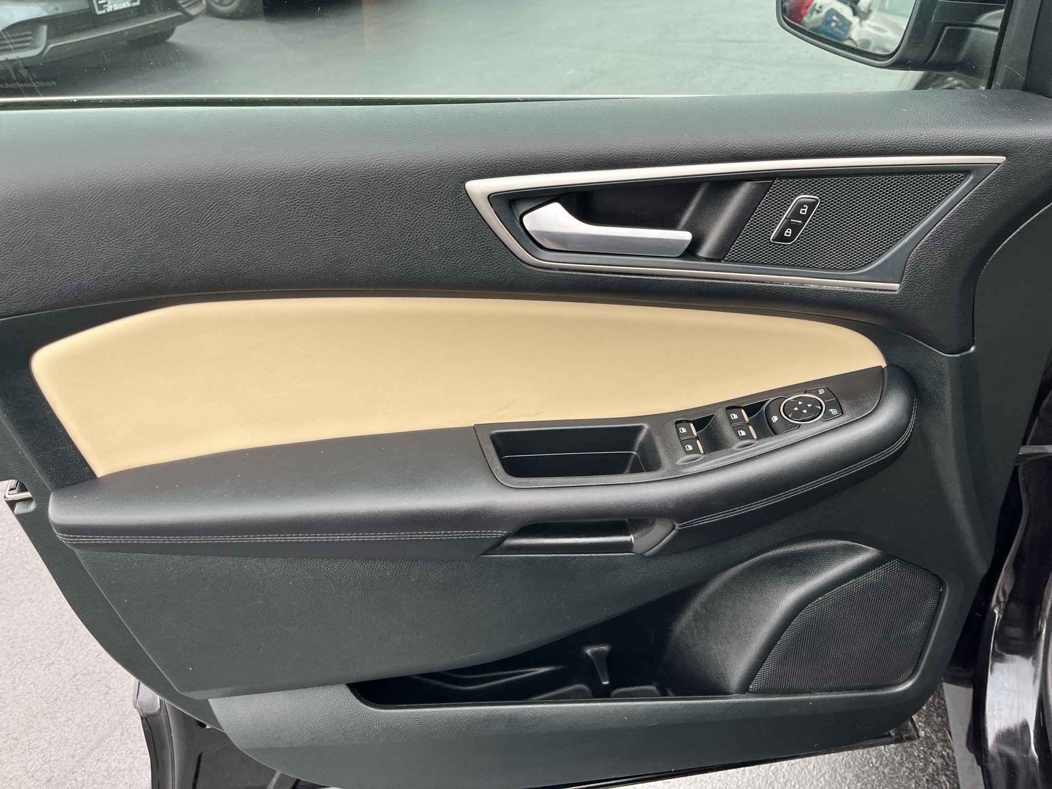 Used 2024 Ford Edge SEL AWD/4WD image 13