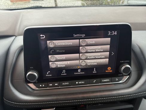 Used 2023 Nissan Rogue SV image 27