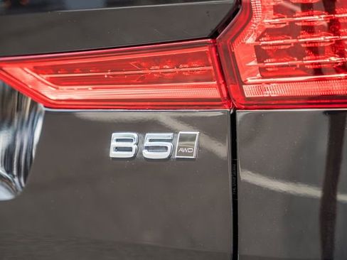 Used 2023 Volvo XC60 B5 Ultimate w/ Climate Package image 8