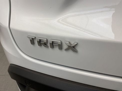 Used 2024 Chevrolet Trax LT w/ Driver Confidence Package FWD image 10