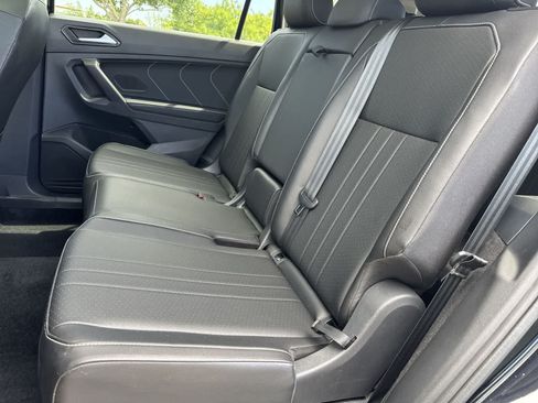 Certified 2023 Volkswagen Tiguan SE w/ Panoramic Sunroof Package FWD image 25