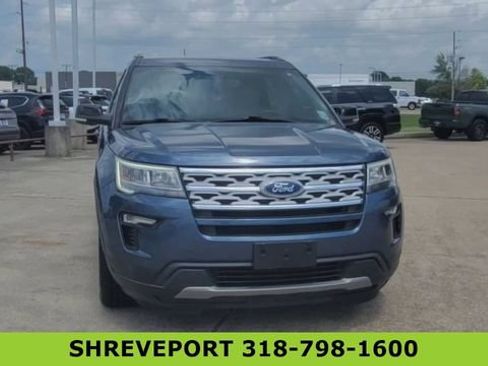 Used 2018 Ford Explorer XLT w/ Equipment Group 202A FWD image 3