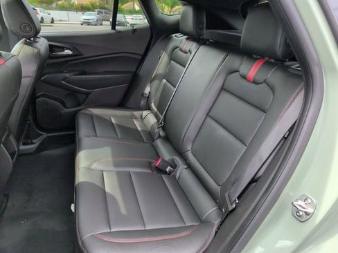 Used 2024 Chevrolet Trax RS w/ Sunroof Package FWD image 30
