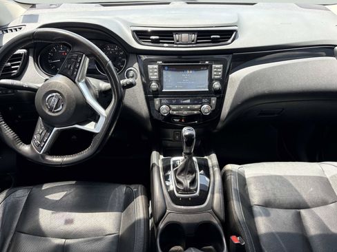 Used 2017 Nissan Rogue Sport SL FWD image 12