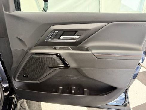 Used 2025 Chevrolet Silverado EV RST AWD/4WD image 24