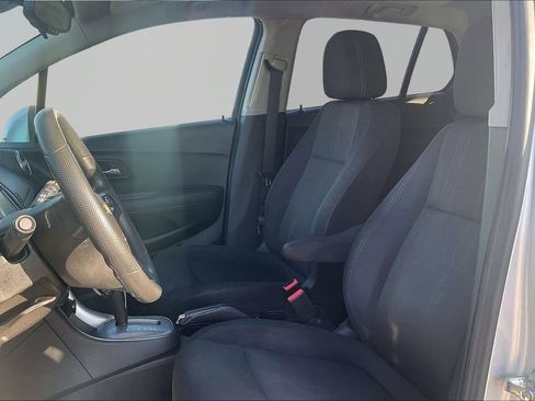 Used 2015 Chevrolet Trax LT w/ LT Sun and Sound Package image 23