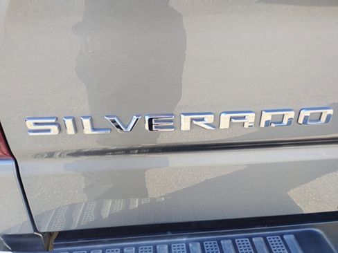 Used 2022 Chevrolet Silverado 1500 Custom Trail Boss w/ Safety Confidence Package image 19