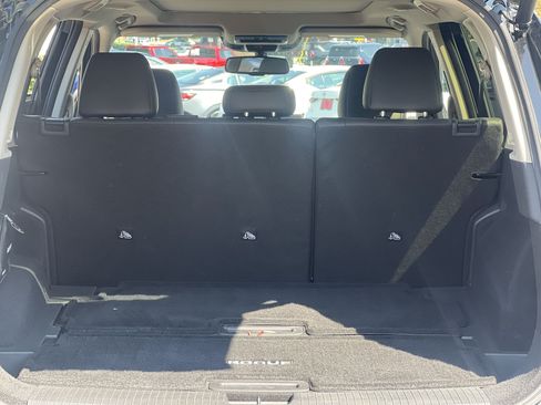 Certified 2025 Nissan Rogue Platinum FWD image 24
