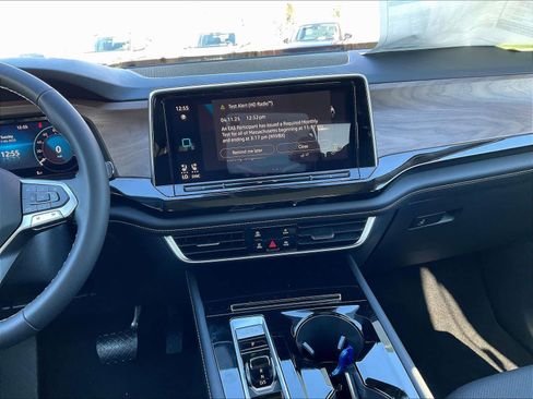 New 2026 Volkswagen Atlas SE image 13