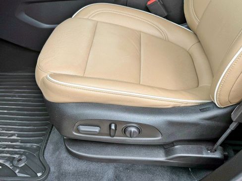 Certified 2023 Chevrolet Traverse Premier image 14