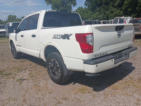 Used 2018 Nissan Titan PRO-4X AWD/4WD image 2