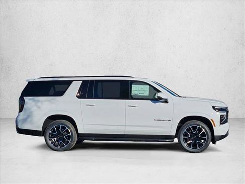 New 2026 Chevrolet Suburban RST image 5