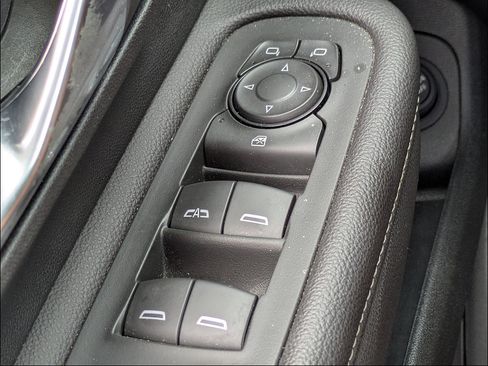 Used 2022 GMC Terrain SLT w/ Infotainment Package II FWD image 27