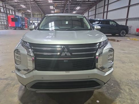 Used 2025 Mitsubishi Outlander SE FWD image 7