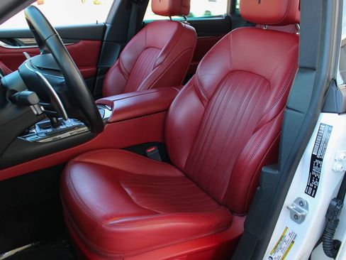 Used 2019 Maserati Levante S GranLusso AWD/4WD image 16