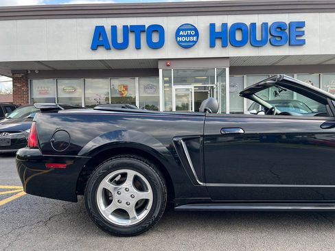 Used 2004 Ford Mustang Convertible RWD image 35