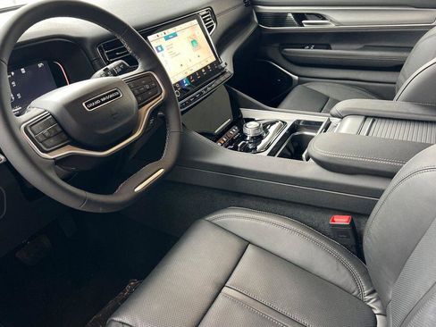 New 2026 Jeep Grand Wagoneer L Grand Wagoneer L 4x4 w/ 8-Passenger Seating Package image 10