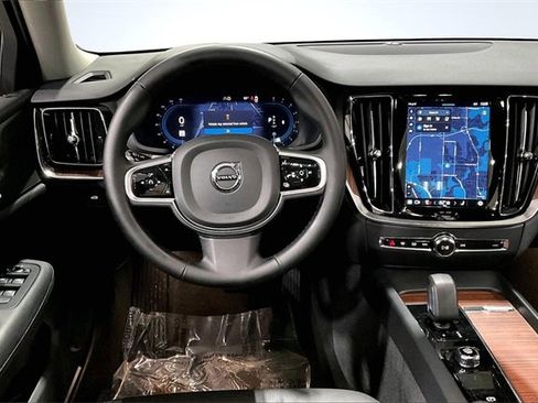 Certified 2025 Volvo V60 B5 Cross Country Plus image 5