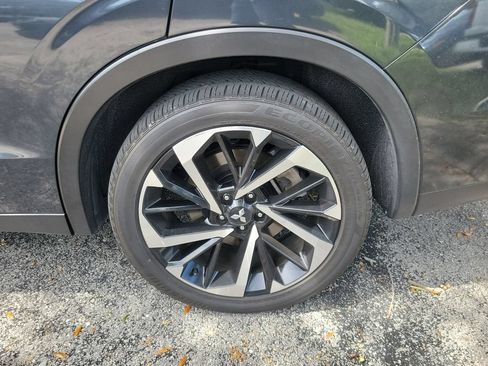 Used 2024 Mitsubishi Outlander 4WD Plug-In Hybrid image 7