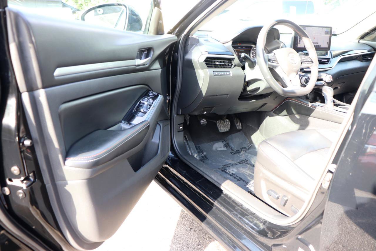 Used 2024 Nissan Altima 2.5 SR w/ SR Premium Package FWD image 10