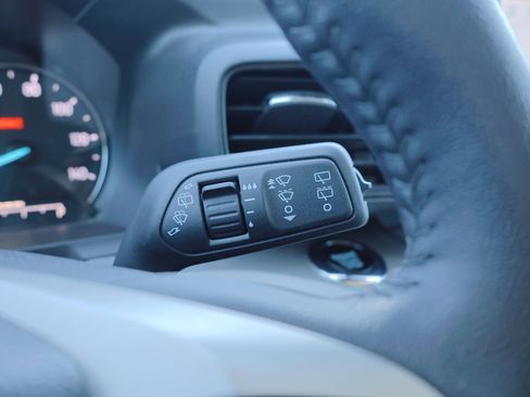 Certified 2023 Ford Explorer XLT image 28