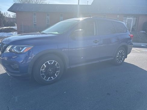 Used 2019 Nissan Pathfinder SL image 1