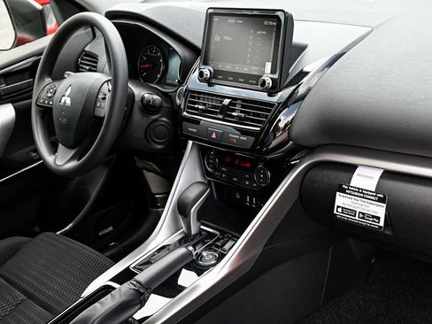 New 2024 Mitsubishi Eclipse Cross LE image 33