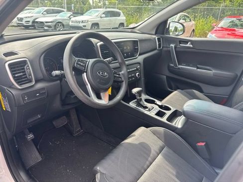 Used 2022 Kia Sportage LX AWD/4WD image 11